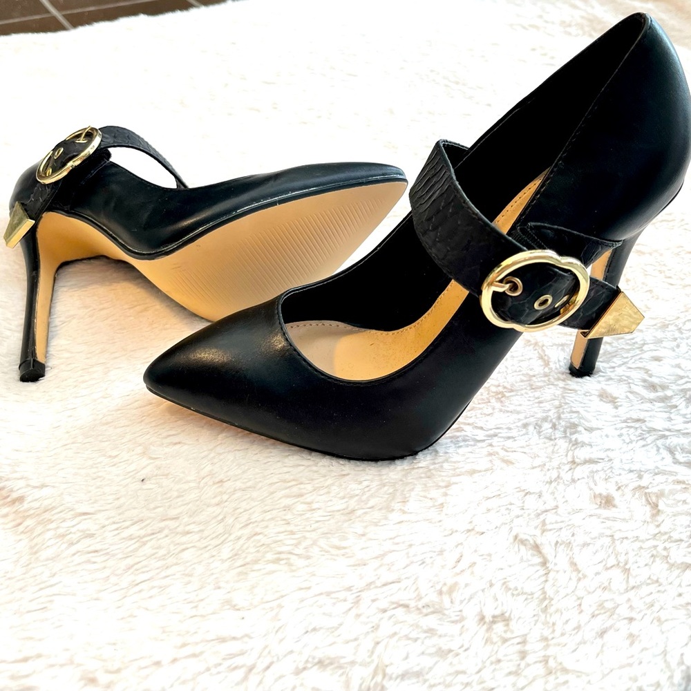 Shoedazzle Black 7M Heels